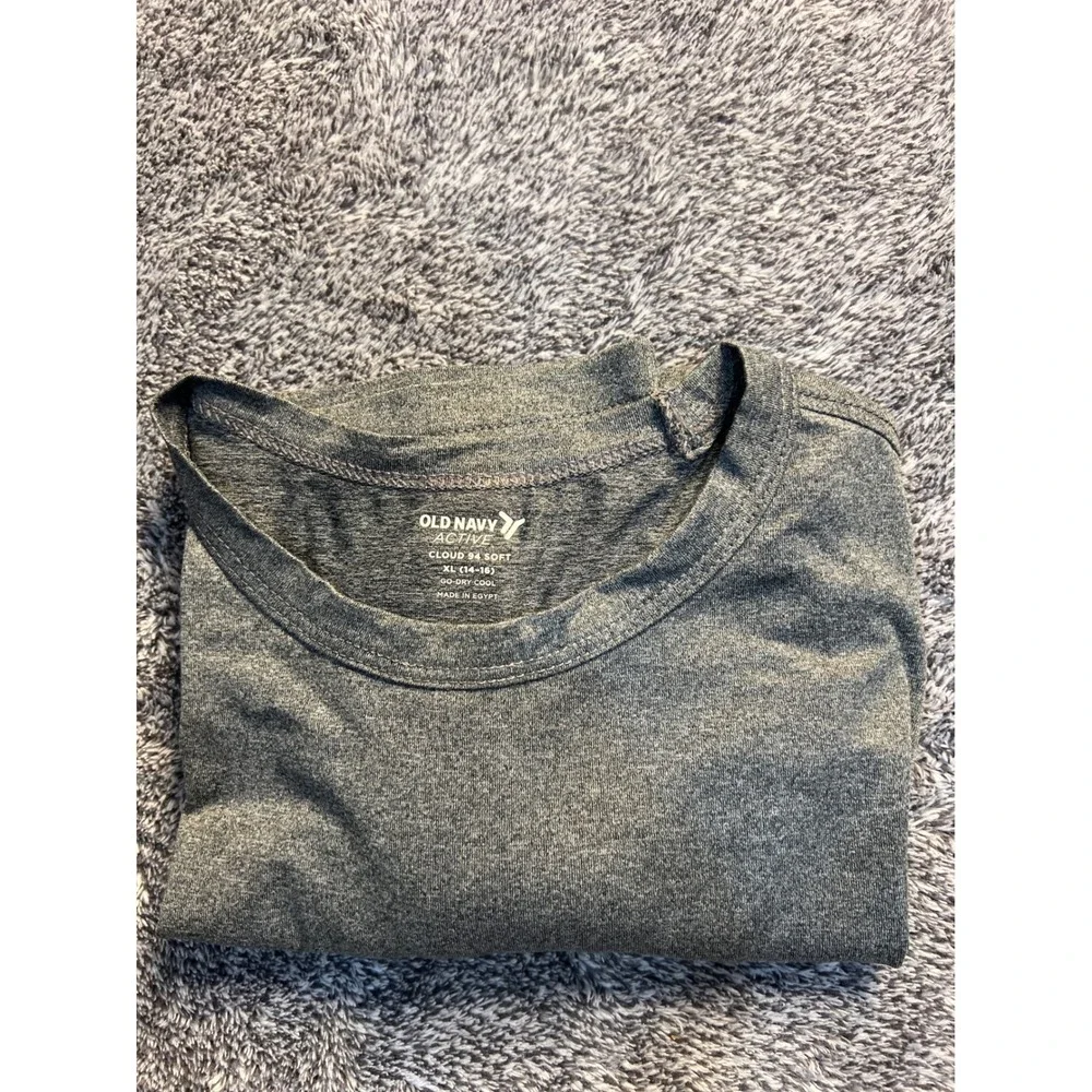 Old Navy Active Boys XL 14-16 Cloud 94 Soft Go-Dry Cool Gray T-Shirt NWT